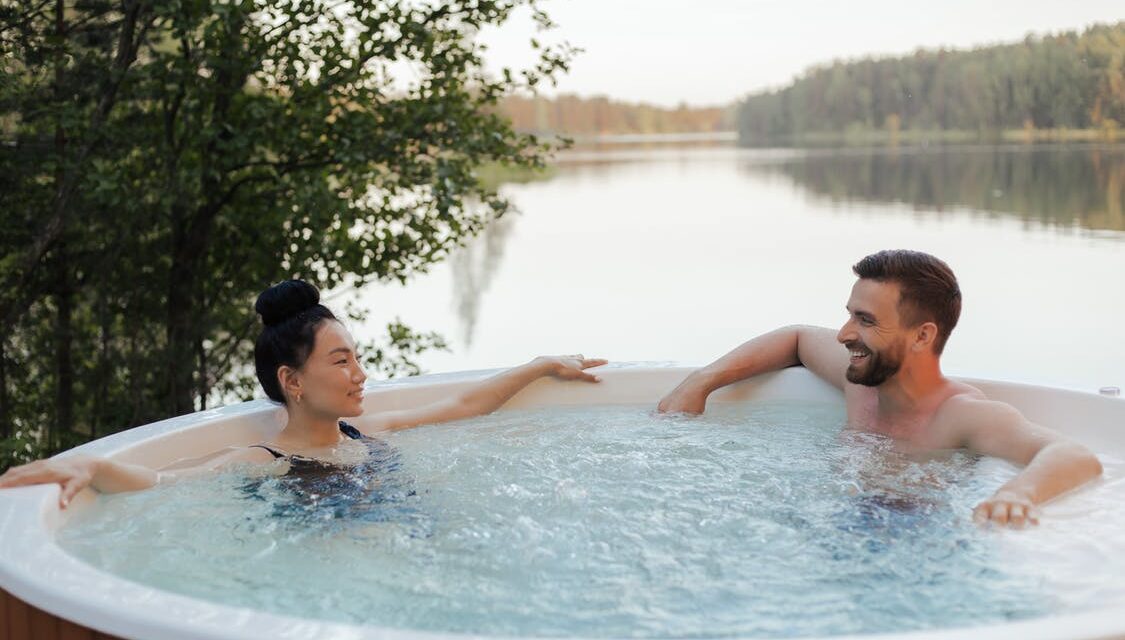 Beste Bubbelbaden / Jacuzzi’s Getest #1 Beste Koop, Kassa & Radar? [Top 10] [2025]